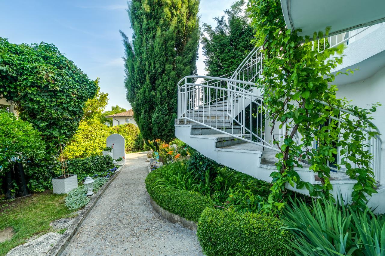 Villa White Dove Golden Sands Eksteriør billede