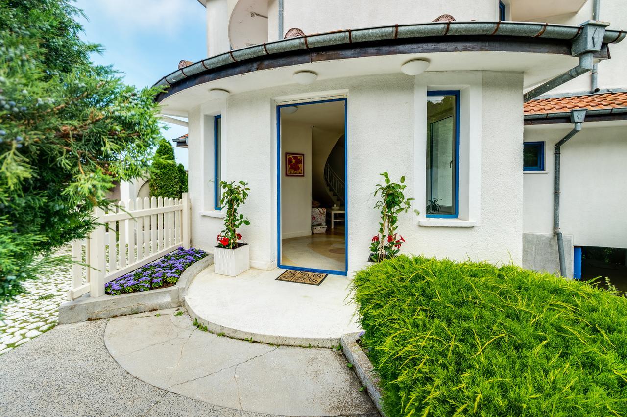 Villa White Dove Golden Sands Eksteriør billede